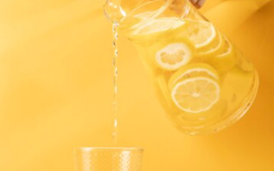 Kenali 6 Manfaat Minum Air Lemon Hangat di Pagi Hari untuk Pencernaan